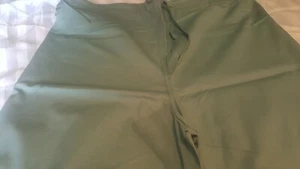 PANTALONES DE HOMBRE MEDIANOS VERDES TALLA MED. KUTTNAUER USADO PERO NUNCA USADO - Imagen 1 de 4