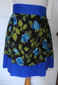 Vintage schwarze Baumwoll Halbschürze blau langer Stiel Rosen  - Bild 1 von 3