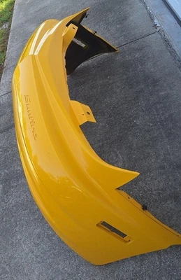 Cubierta de parachoques trasero Pontiac Sunfire 2003-2005 12335591 amarillo Foto 1 de 4