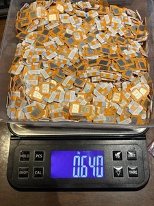 Lot de cartes SIM Scrap 0,64Lbs pour récupération/réutilisation de l'or - AT&T - Photo 1 sur 1