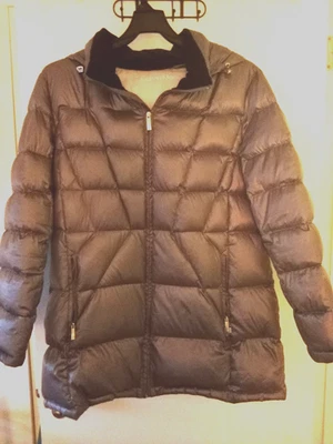 Abrigo acolchado premium de plumón Calvin Klein gris plateado talla 1X para mujer Foto 1 de 4