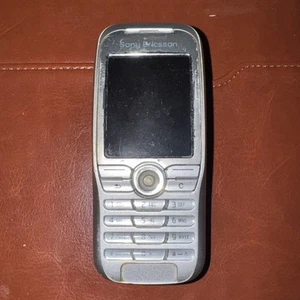 Sony Ericsson F500i (Untested) Mobile Phone simple basic classic retro collector - Afbeelding 1 van 2