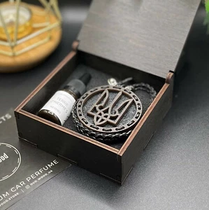 Diffusore Deodorante Auto Marca Auto Logo Legno Vari Profumi Riutilizzabile Regalo - Foto 1 di 5