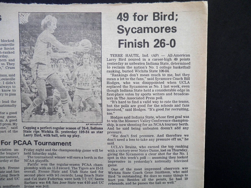 RARO PERIÓDICO DEPORTIVO DE COLECCIÓN NBA LARRY BIRD SCORES 49 INDIANA ST CELTICS 1979 Foto 1 de 1