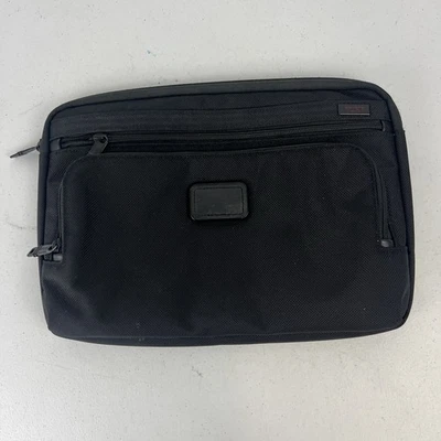 Funda protectora para tablet TUMI negra con cremallera Surface Pro u otro tamaño 13"x9" Foto 1 de 4