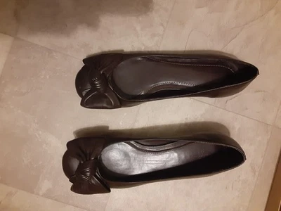 Alex Marie 8.5 M 皮革平底棕色蝴蝶结鞋全新带盒 — 第 1/4 张图片