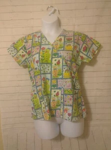 Women's Medgear Multicolor Frogs Scrub Top, Size L - Picture 1 of 7