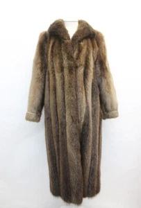 NEUWERTIGER BRAUNER BIBERPELZMANTEL JACKE DAMEN WOMAN GRÖSSE 4-6 SMALL - Bild 1 von 4