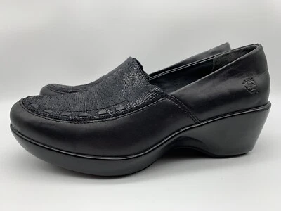 Ariat Women's US 8 EU 39 Black Leather Comfort Clogs 2.25" Heel Almond Toe Shoes - Image 1 of 4