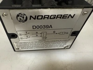 Norgren D0039A Two-Hand Pneumatic Switch Control Module, 5/32 Tube 40-120psi B03 - Picture 1 of 15