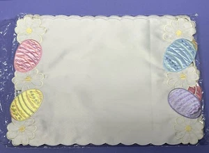 Newbridge Set of 8 Easter Placemats Spring Days Eggs & Daisies Cutwork - Picture 1 of 10