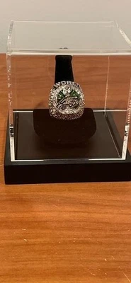 Anillo réplica y caja de exhibición Philadelphia Eagles Super Bowl 2017 Foto 1 de 4
