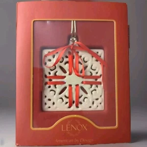 *NEW* Lenox Square Christmas Wrappings Gift Ornament - Picture 1 of 1