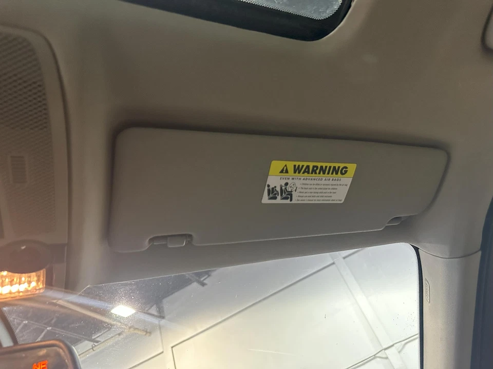 Parasol derecho usado se adapta a: BMW X5 2008 iluminado sin plataforma equipamiento aerodinámico M Foto 1 de 4