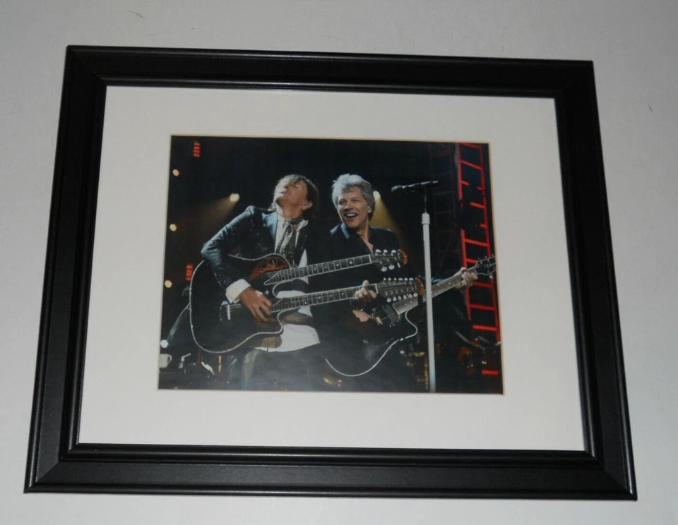 Enmarcado Jon Bon Jovi / Rickie Sambora 2018 Rock Hall en el escenario color 14"x17" Foto 1 de 1