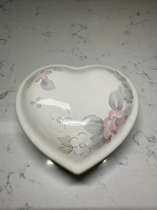 Pfaltzgraff Wyndham Heart Shaped Trinket Box With Lid Excellent! - Picture 1 of 9