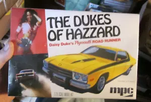 MPC The Dukes of Hazzard Daisy Duke's Plymouth Road Runner Model 1/25 Kit Sealed - Picture 1 of 2