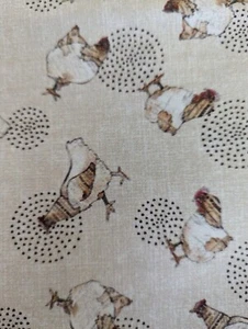 QT Fabrics polli con retro panna tessuto venduto da cortile - Foto 1 di 1