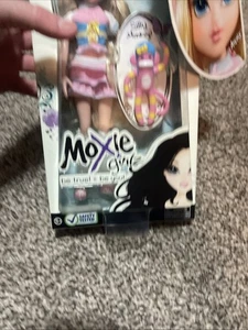 Neu Moxie Girlz Be True Be You "Avery" Puppenpaket mit dummer Socken Affe Freund - Bild 1 von 11