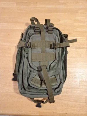 mochila táctica verde Foto 1 de 4