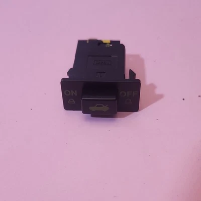 OEM 2014-2016 KIA Cadenza 3,3 L tapa maletero encendido apagado interruptor botón Foto 1 de 3