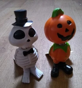 2 x Head Wobble decorations Halloween Fun Skeleton/Pumpkin See Pics Sweet - Picture 1 of 5