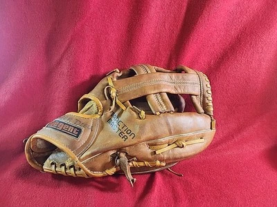 Guante de béisbol de softbol Regent 13" 03868 cuero derecho The Saddleback. Foto 1 de 4