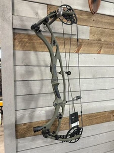 Hoyt RX-7 Ultra 70lb RH 1157722 - Picture 1 of 4