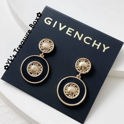 Pendientes Huggie Givenchy C240 Negro Esmalte Pavé Usados Japón Foto 1 de 4