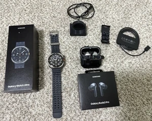Samsung Galaxy Watch Ultra 47mm Titanium Silver & Galaxy Buds 3 Pro Silver - Picture 1 of 15
