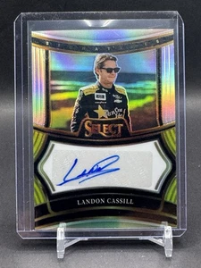 LANDON CASSILL 2025 SELECT NASCAR FIRME ARGENTO PRIZM AUTO - Foto 1 di 2