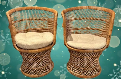 De colección MCM Boho - Sillas tejidas de mimbre con respaldo corto de barril de pavo real (2) Foto 1 de 3