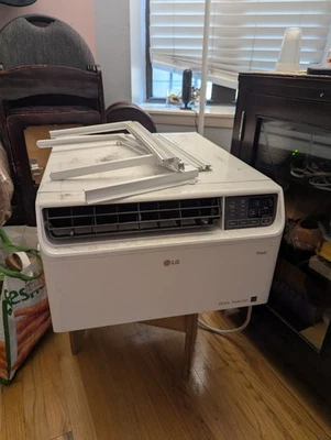 9,500 BTU LG Window Air Conditioner - Dual Inverter Thin Q LW1019IVSM - Image 1 of 4