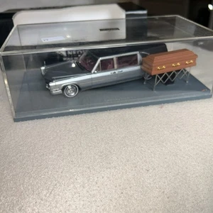 NEO 43897 CADILLAC S&S Landau Hearse With Coffin ) 1.43 Scale Mint - Picture 1 of 8