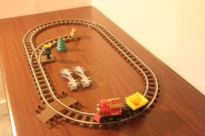 Lincoln Logs Train SET Add-On 2 Train Cars 2 Overpass Supports  Split Track End - Image 1 of 4