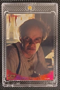 IT - Pennywise 2019 WB Chapter Two IT-C-006 Card Stephen King Film Gold - Picture 1 of 2