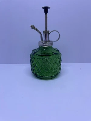 Bomba de metal Starburst diamante vidrio prensado verde vintage Plant Mister Foto 1 de 3