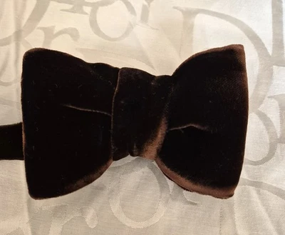 Новый с Ярлыками TOM FORD коричневый бархат галстук-бабочка в оригинальной сумке Италии $290 - Изображение 1 из 4