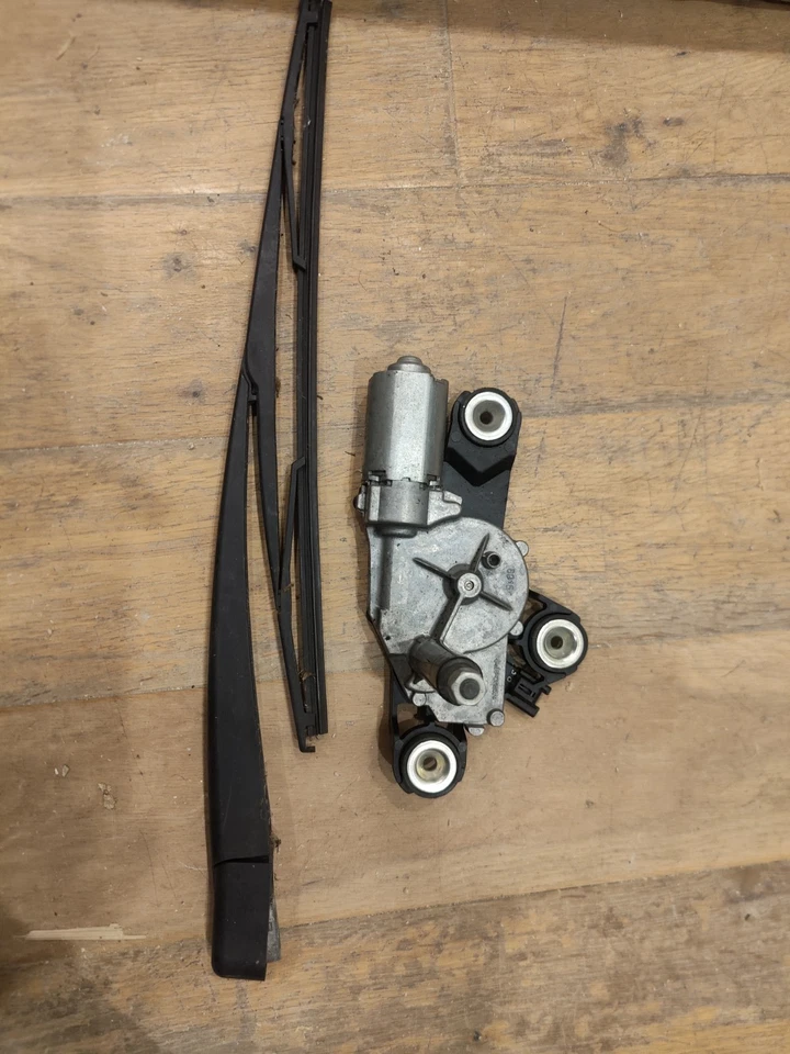 Wiper Motor Inc arm Rear Ford Focus Galaxy Mk2 Mondeo IV C-Max S-Max WA6 1689913 - Image 1 of 1