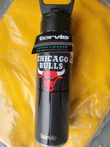 Tervis Tumbler 24 Oz Trible Walled Chicago Bulls Cover