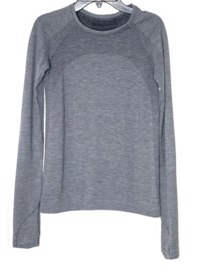 Camiseta Lululemon Gris Manga Larga Agujeros para Pulgares XS / PEQUEÑA? FALTAN TODOS LOS TAGS Foto 1 de 4