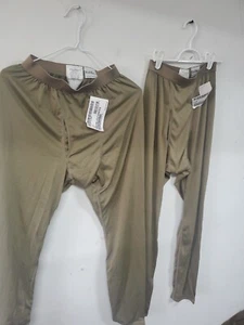 2 Pequeños Pantalones Térmicos Regulares Ejército Cajones Militar ECWCS Nivel 1 Base Coyote S - Imagen 1 de 6