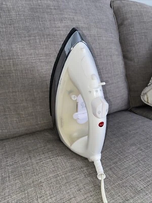 sunbeam steam master iron - Image 1 of 4