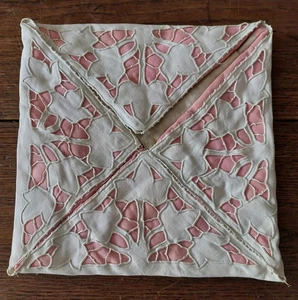 Tasche zur Aufbewahrung von Taschentüchern Stickerei Richelieu Seide rosa Anfang 20. Jh. - Bild 1 von 5