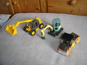 lot de 3 véhicules de chantier,1/35 Joal Dynapac CC 232,1/35 Joal JCB Loadall - Foto 1 di 7