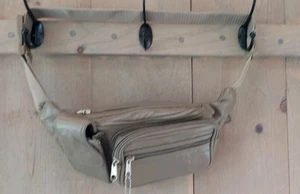 VINTAGE 90s Tan Leather Crossbody Fanny Pack Adjustable Zippered Pockets - Picture 1 of 9