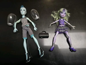 Monster High Gillington Gill and Twyla 13 Wishes 2011 monster high doll lot - Picture 1 of 2