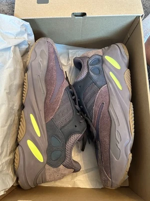 Talla 11 - Adidas Yeezy Boost 700 V1 Malva Foto 1 de 4