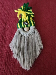 Grün & Gelb Fußball Wichtel Magnet (8" lang) - Bild 1 von 1