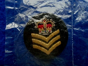 BRITISH ARMY STAFF SQUADRON SERGEANTS GOLD ON BLACK MESS DRESS RANK BADGE - Picture 1 of 2